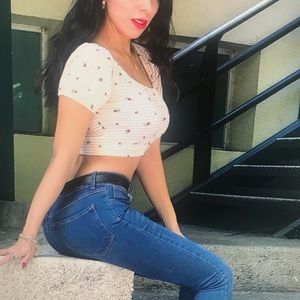 Meet your Posher, Belinda